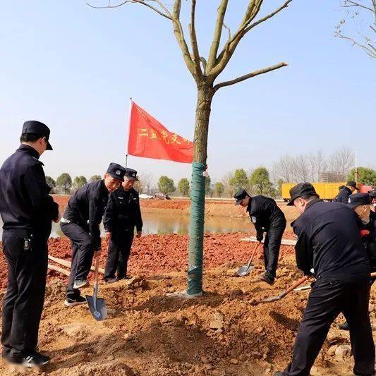 西河是我家人人愛護她洪城監獄開展312植樹節主題教育活動