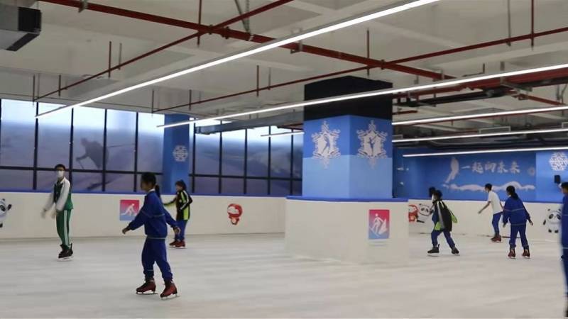 校区|“雅·冰雪”场馆启动，广雅中学建立首支校园滑雪队