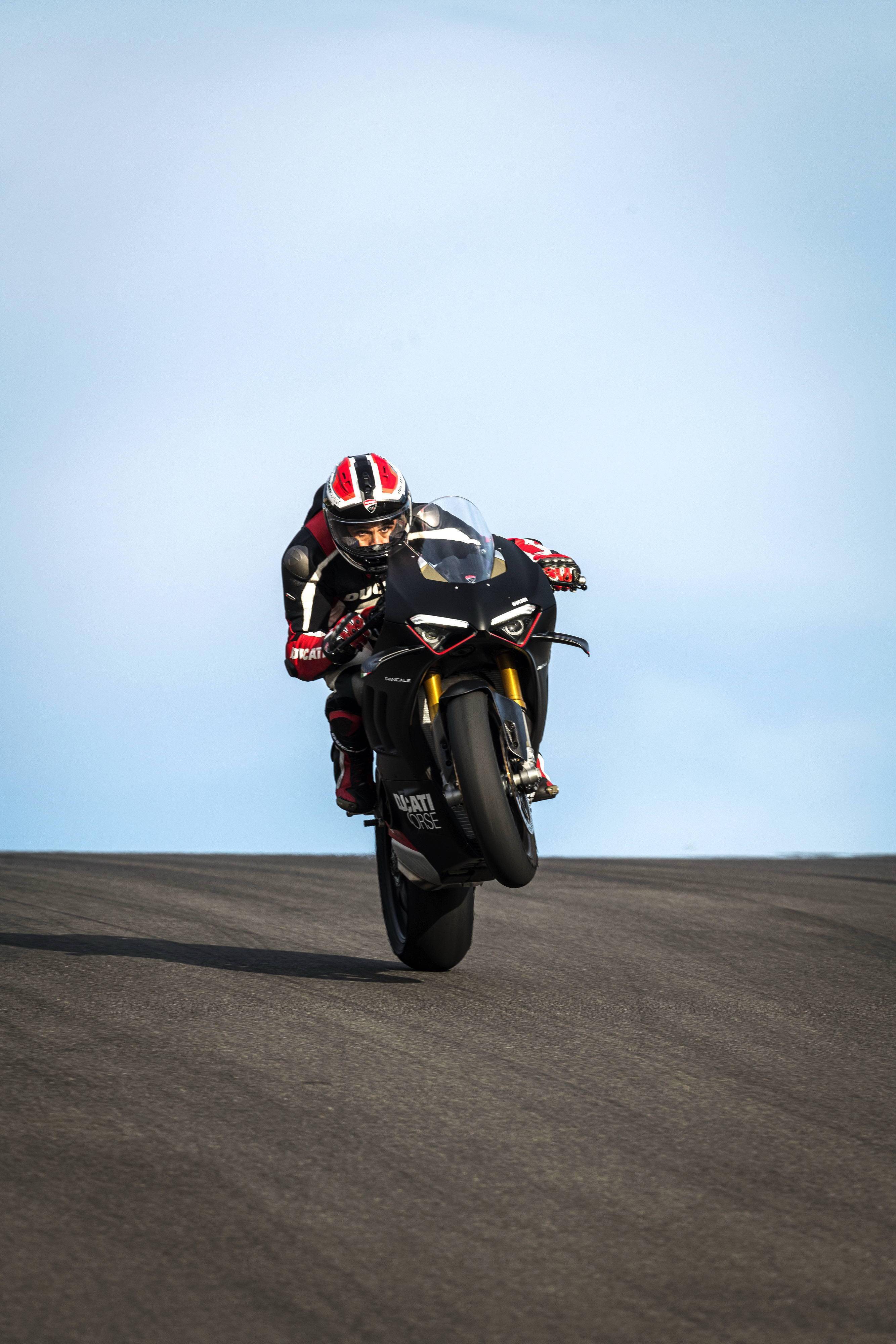 杜卡迪2022panigalev4sp2赛道特写