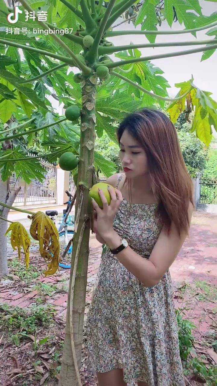 女孩子就应该多出去看看外面的世界九妹吖曾红团队猪肉妹搞笑