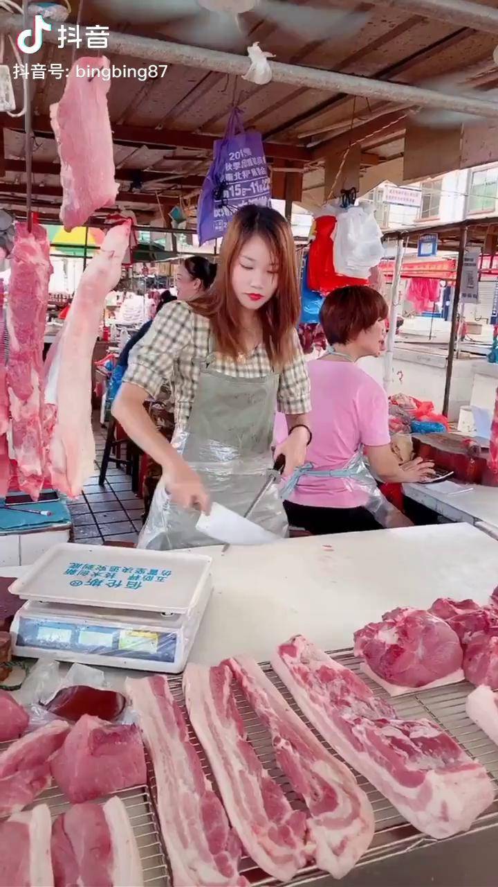 草率了还是年轻了点猪肉妹广西一本正经飚方言搞笑