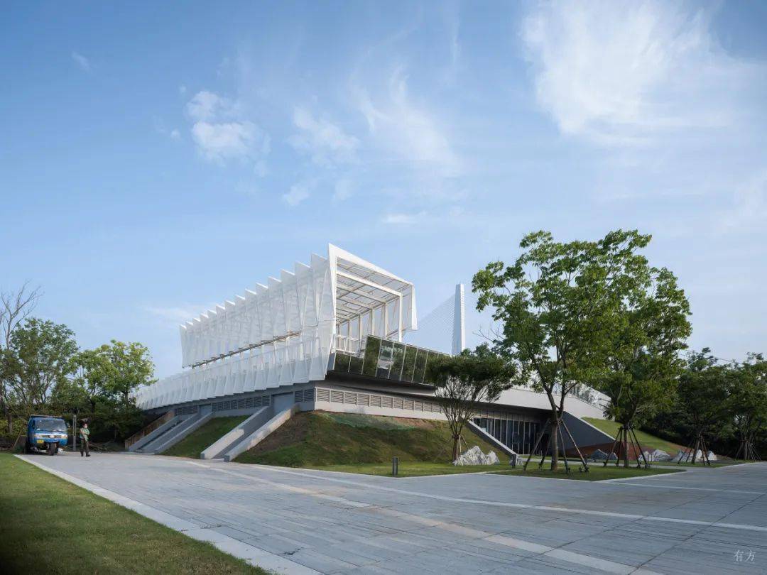 突破实用主义:南京江心洲排涝泵站配套用房