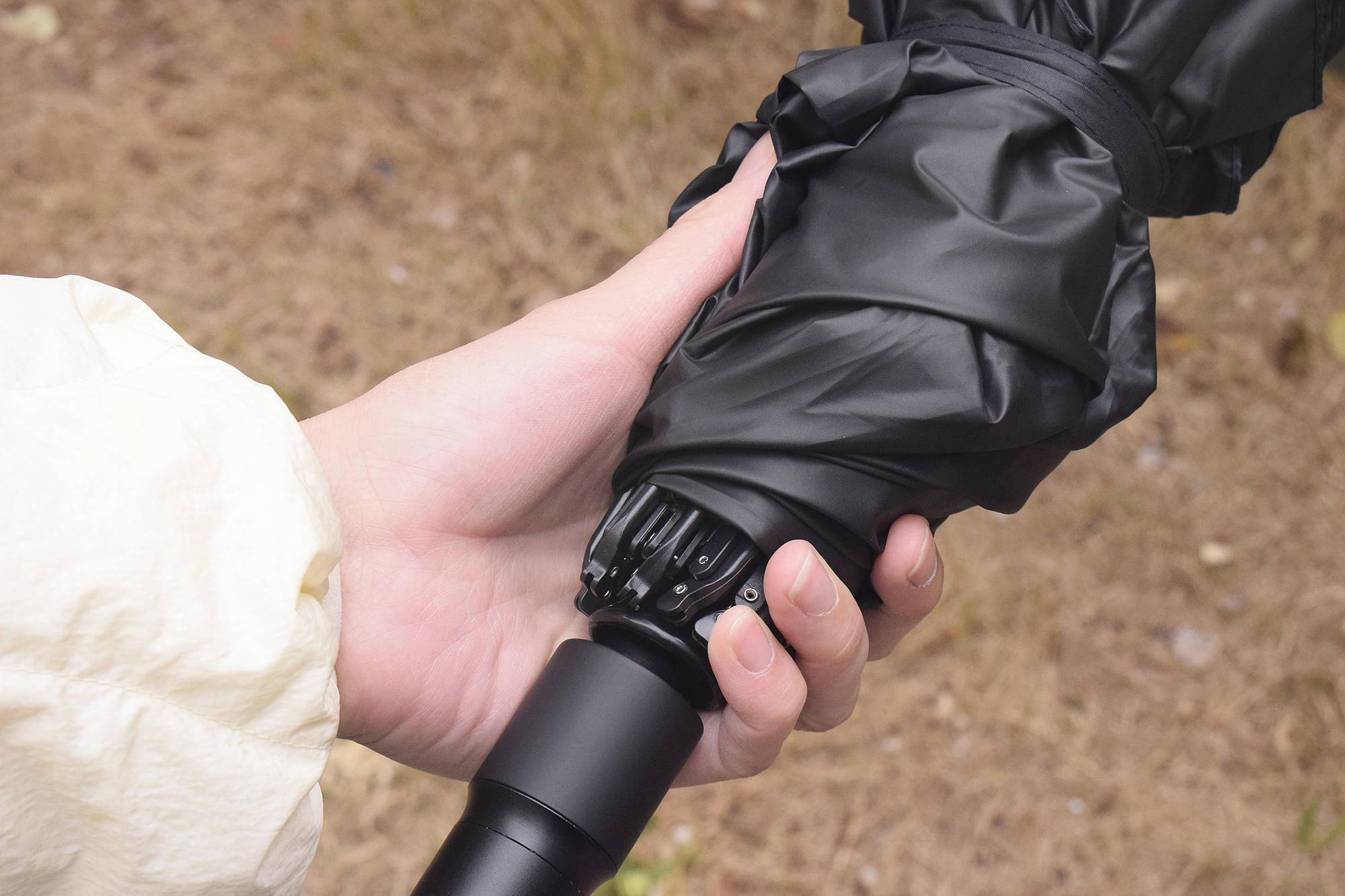 雨伞亦可防身弘安保罗折叠防卫伞棍体验