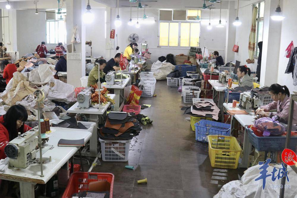 记者探访广州狮岭镇皮革城_就业_中国_皮具