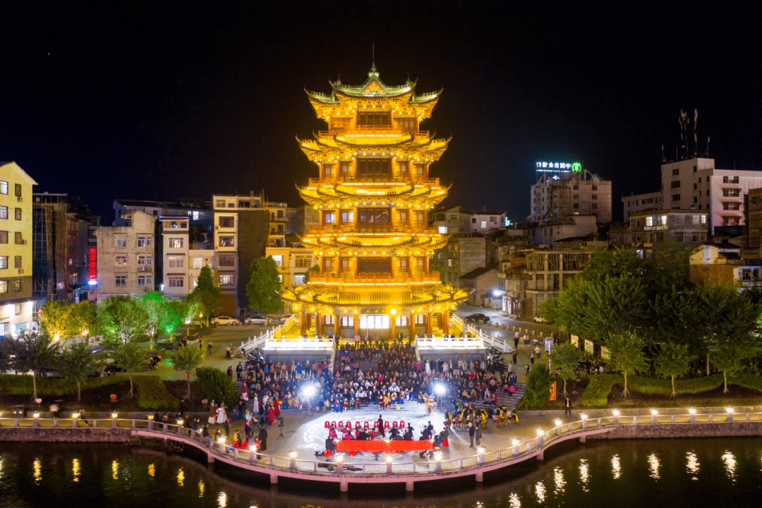 蒙山夜景醉游人_建设_县城_公园