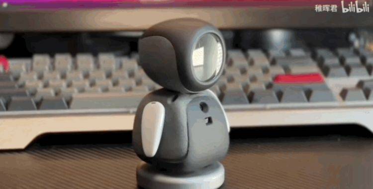 华为 天才少年 再出新作,这次是能用手臂操作电脑的桌面机器人