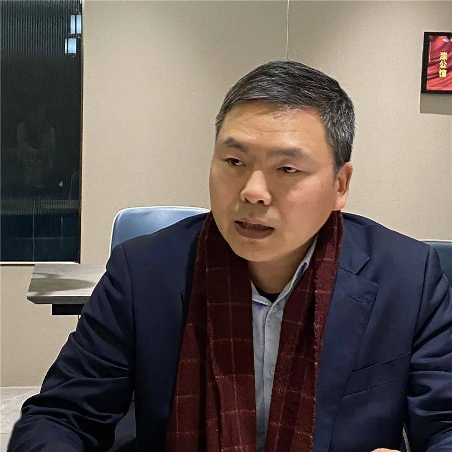 商会四江汇聚再创新高上海市四川商会会长王云执行会长钟映松一行走进