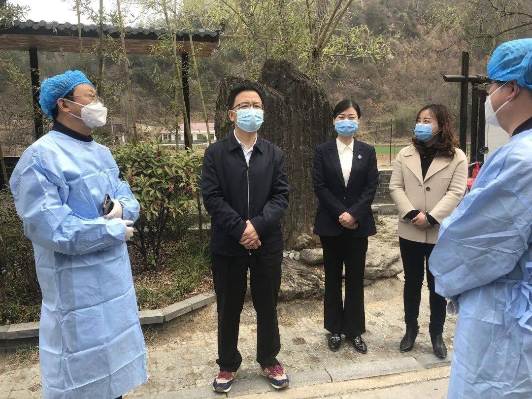 3月15日,县委书记史邦俭到江口镇,玉皇庙镇等地督导检查疫情防控,重点