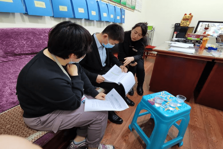 新太社区防疫督查做细确保学校安全