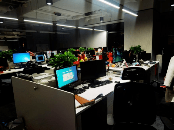 深圳疫情下的券商从业者连夜赶回公司住在办公室24小时待命