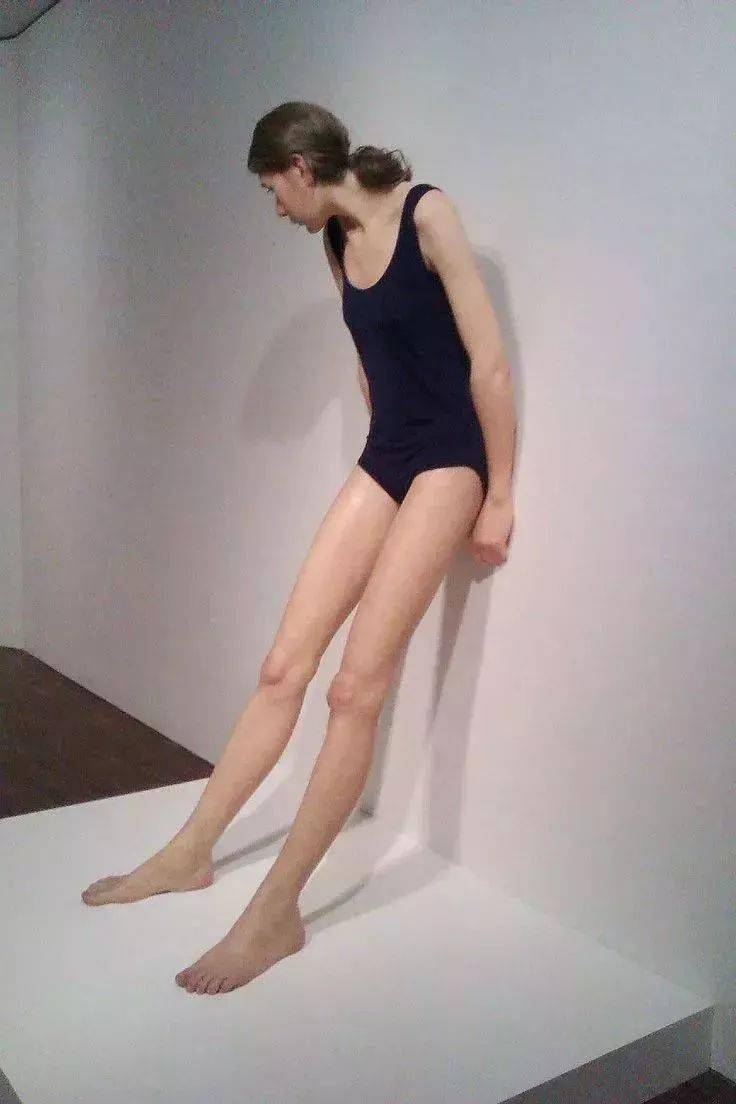 Mueck|超震撼的写实人体！真实到毛骨悚然，放大10倍都耐看：细节里藏着魔鬼···