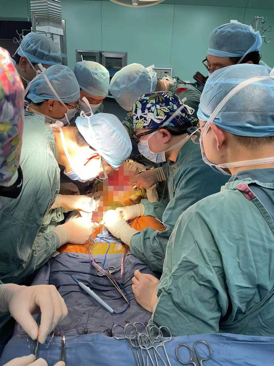 上海|利用自体“血管拼接”，上海完成首例重度感染腹主动脉瘤手术