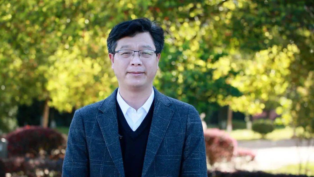 【百名校长(书记)访谈(第67期)】会昌中专校长何发生:用梦想引领 在