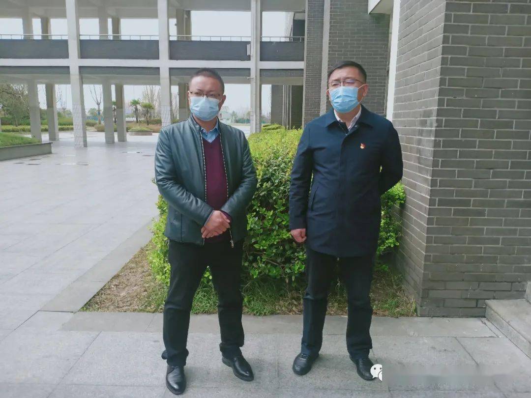 昨天县教育局长朱钧到上冈高中检查指导疫情防控工作