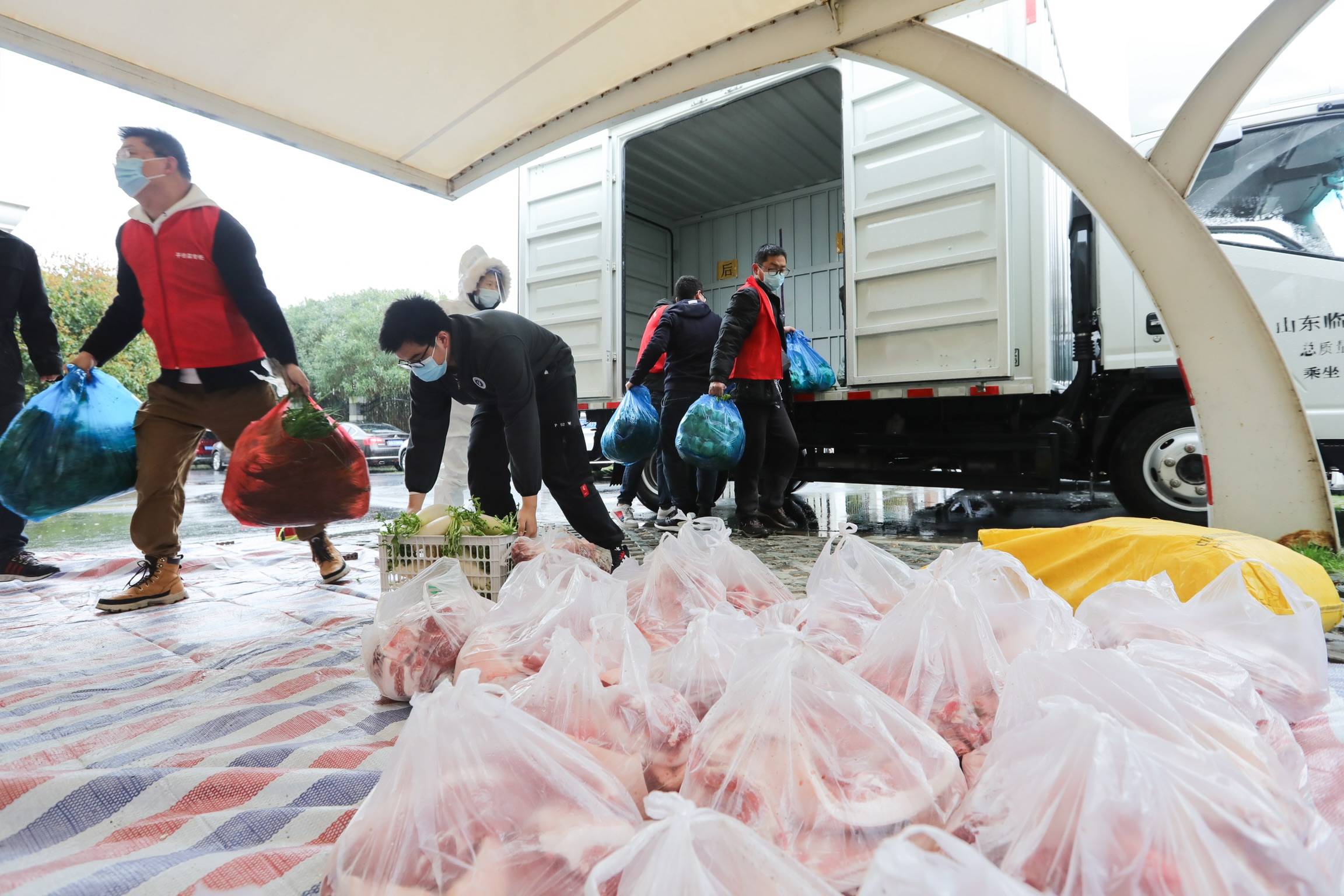 浦东已成立北蔡生活物资保障专班250名区镇干部到一线配送