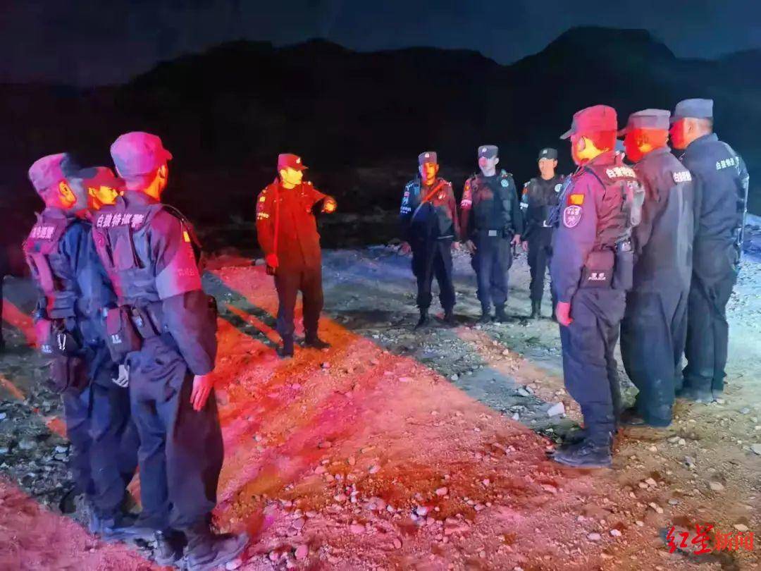 游客迷路被困4000米高山：警方深夜上山呼喊驱狼搜救……