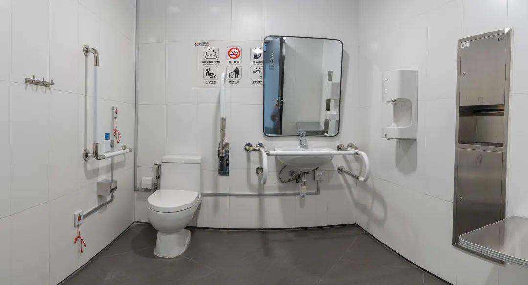 母婴室据了解,区奥体开发公司对36个无障碍卫生间,108个无障碍厕位
