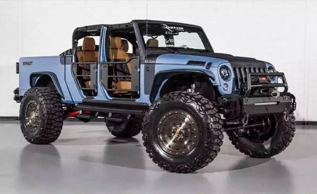 aev散热发动机舱罩,搭配rampage的挡泥板和前后杠,中间再加上warn绞盘