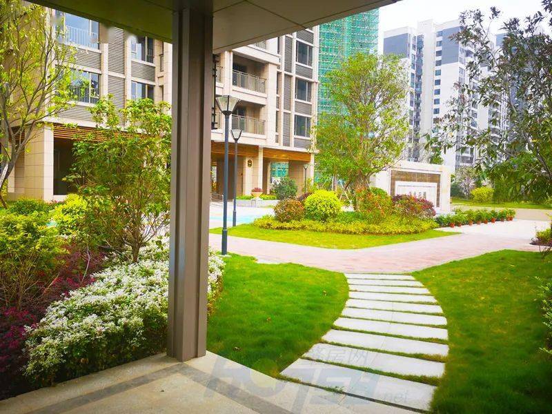 海逸花园,位于端州42区大桥路东侧.