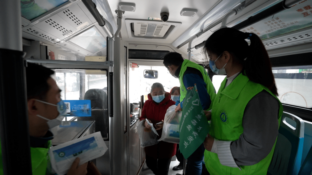 宣传|武汉10万市民同戴“双绿丝带”口罩 为防治结核病鼓与呼
