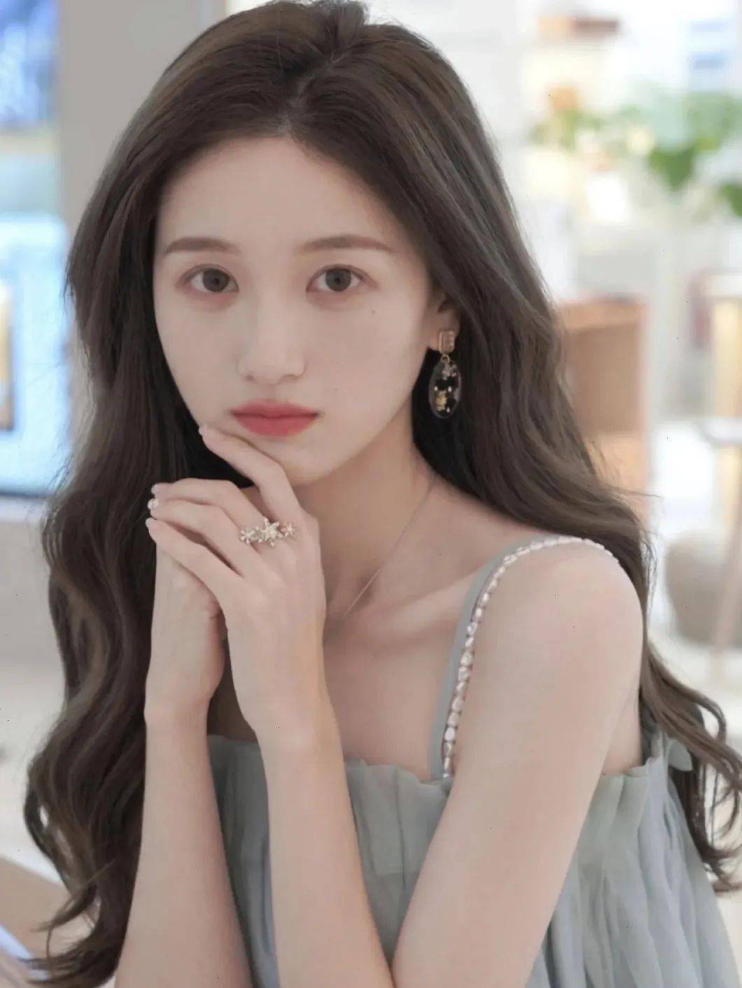 颧骨你明明才20出头，为什么就这么显老？