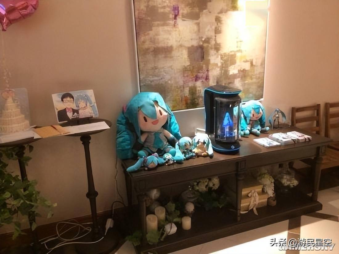 宫崎|恋上二次元？人们为何总喜欢和纸片人谈恋爱