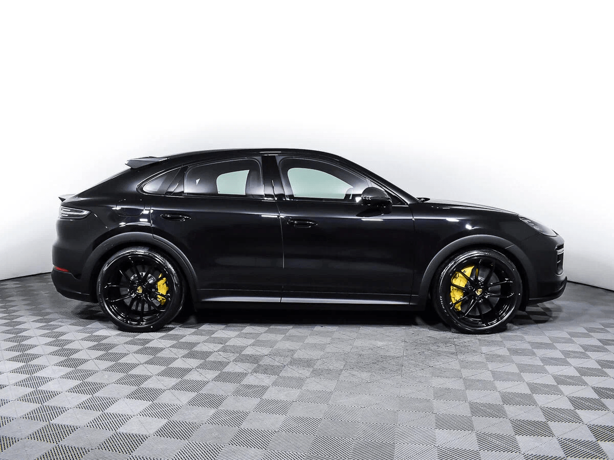 2023款保时捷卡宴来了641马力四驱造型更犀利加速38秒