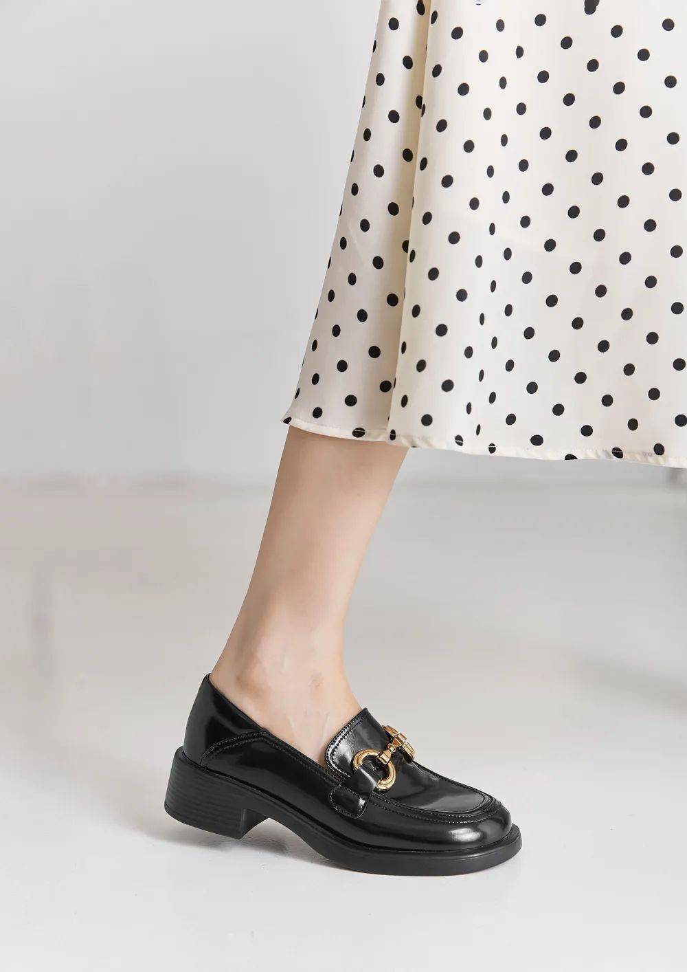 特惠价春天必入的两双鞋，百搭又好看