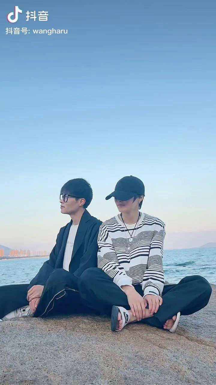 快艾特你的臭宝来漏一漏吧阿森同学我说了no手势舞