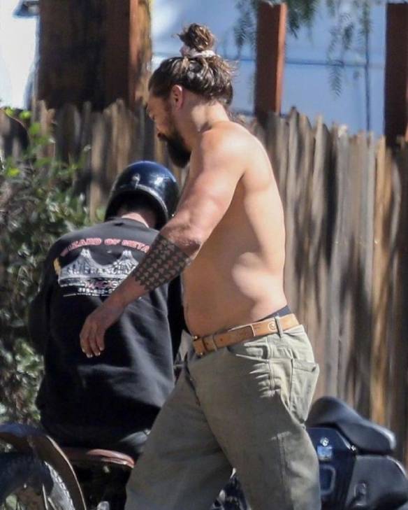 海王杰森莫玛近照曝光腹肌竟然消失被大肚腩代替