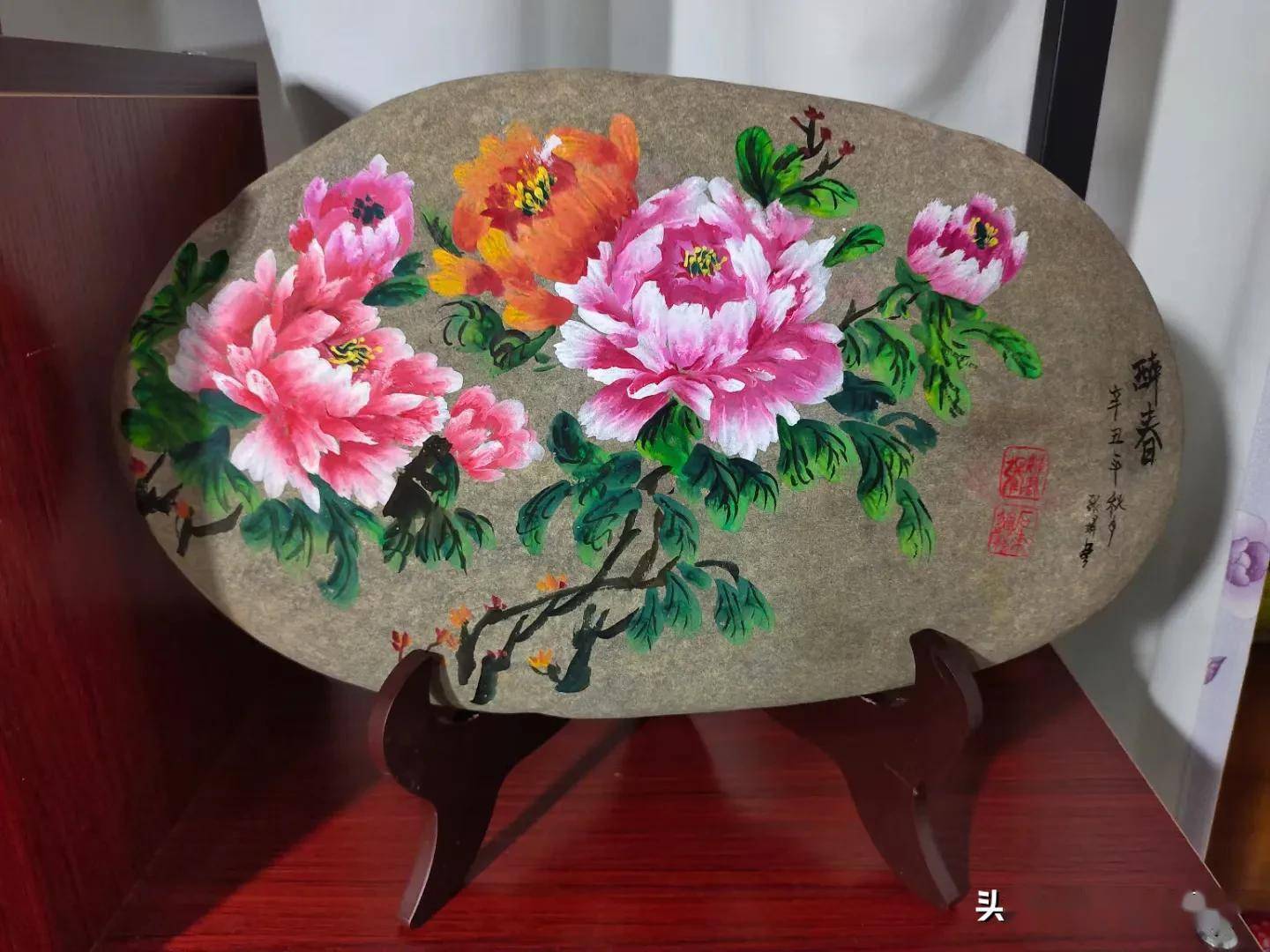 题西安市鄠邑区关中婚俗园张娟女士手绘石头画作品楹联文李景宁