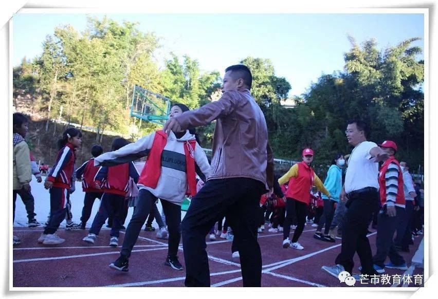 守正破立用激情点燃乡村教育梦想芒市江东中心校校长高国强