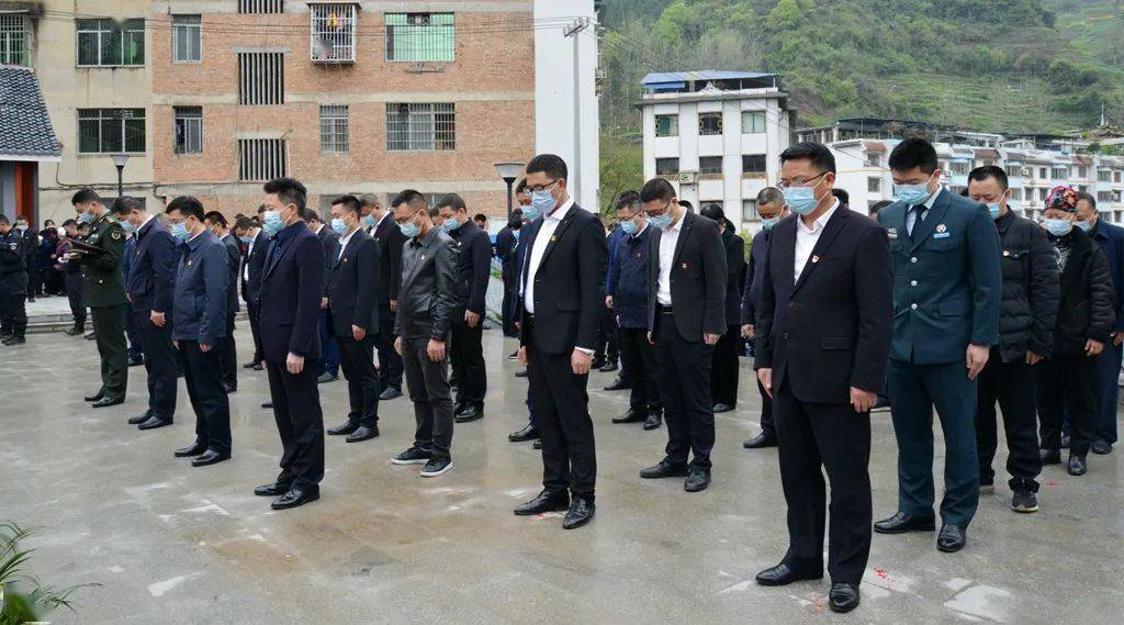 道真14座零散烈士墓迁葬入园