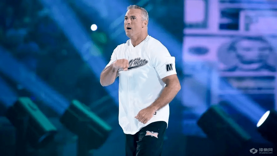 据外媒报道wwe让肖恩麦克曼参加摔角狂热大赛