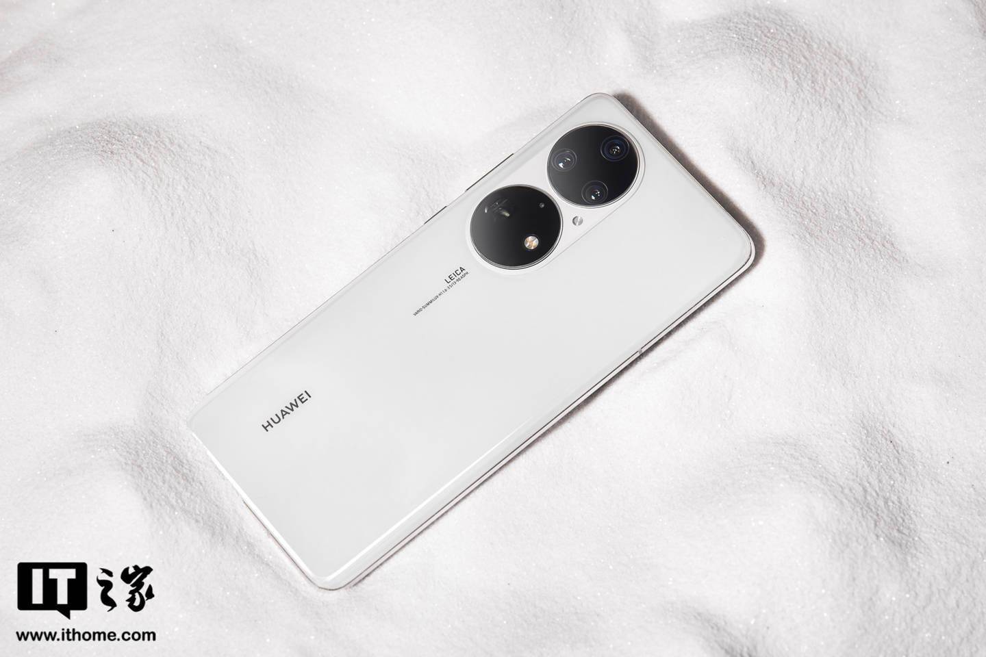 it之家开箱华为p50pro星河蓝云锦白丹霞橙图赏