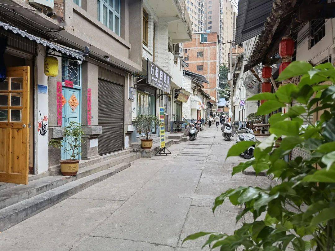 卫生县城昭通彝良从尘土飞扬到舒畅靓丽