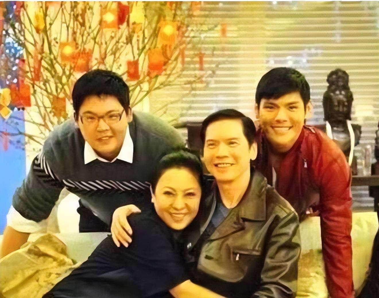 同样是向华强的基因,把向咏恒,向佐,向佑一对比,差距就出来了_丁佩