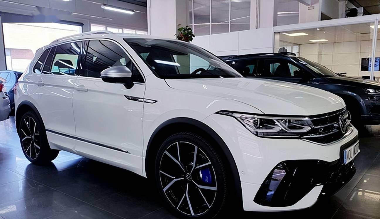 新款大众途观r实拍20t四排气性能范十足犀利又霸气