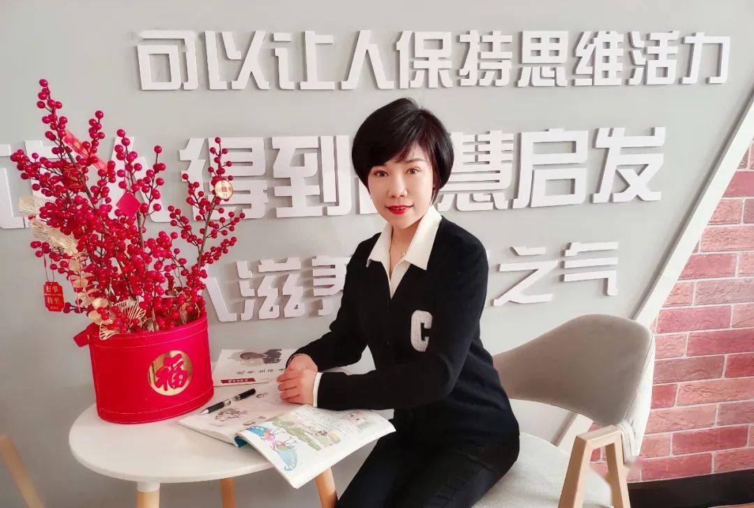 张潇,中共党员,2005年毕业于辽宁师范大学,海城西关小学四年九班