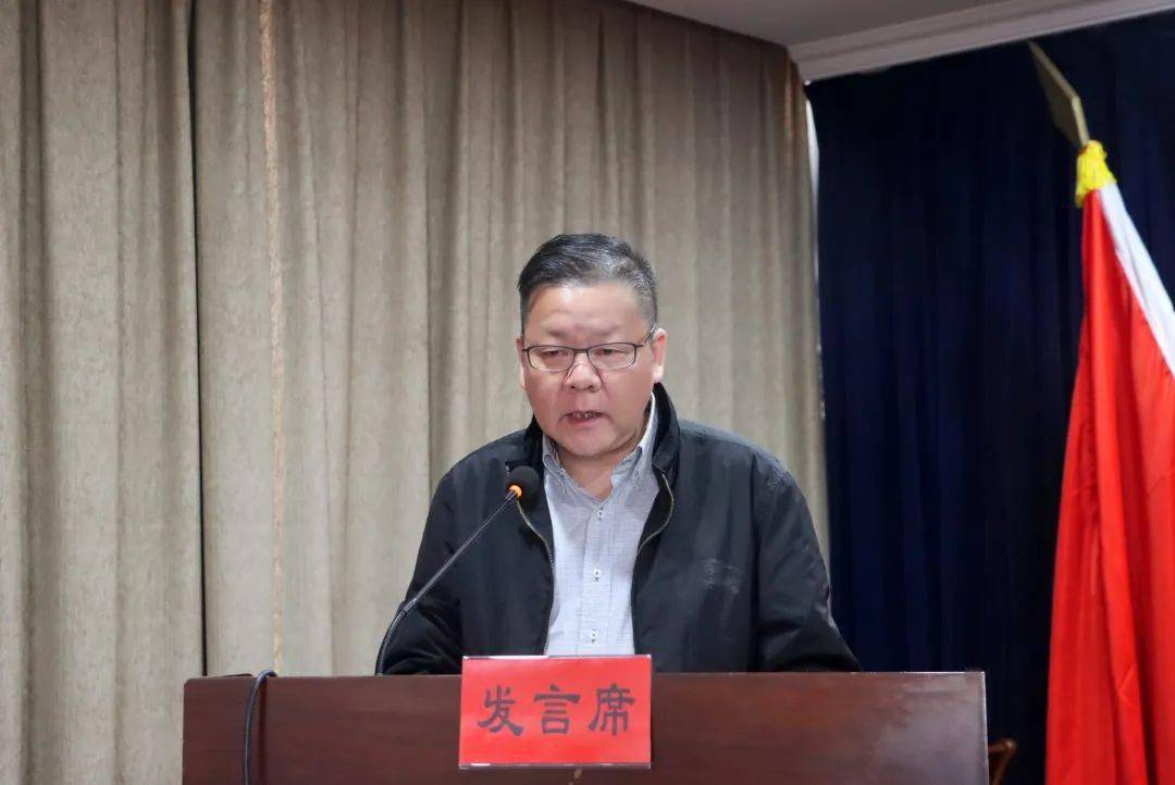 新当选会长杜如立同志作表态发言★市委统战部副部长龚金富为桥头镇