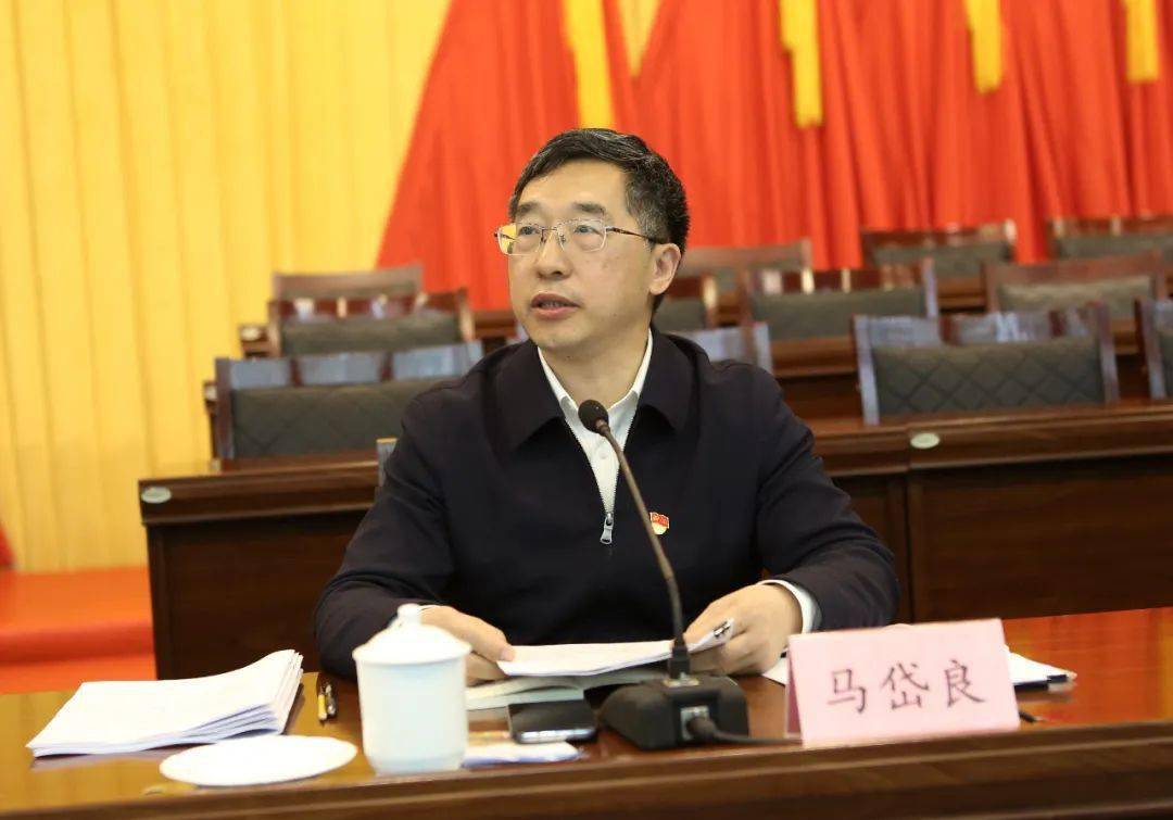 坚持问题导向抓创建市文明办指导巫山创建全国文明城市工作