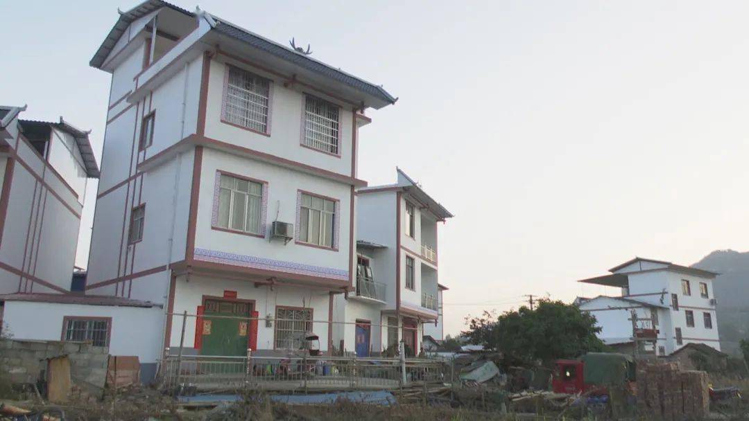 环江这个屯的"颜值"真高!村民:嫁过来很幸福_改造_洛阳镇_工作