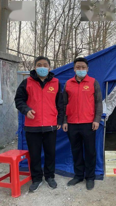 红马甲别样红民情书记在一线