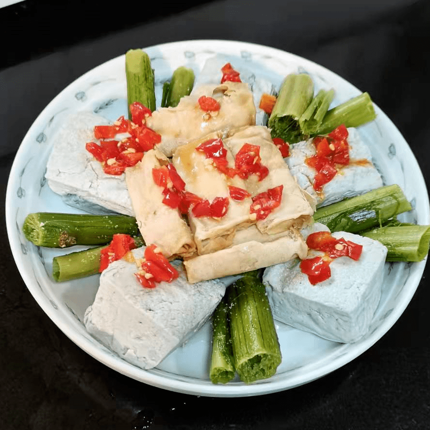 特色美食萧山"除了以上食材,节目组还聚焦萧山人爱吃腌制食品和霉制