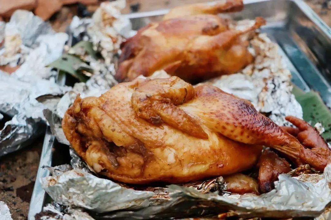 水果采摘窑鸡烧烤搭帐篷在乡野中寻找理想的田园生活