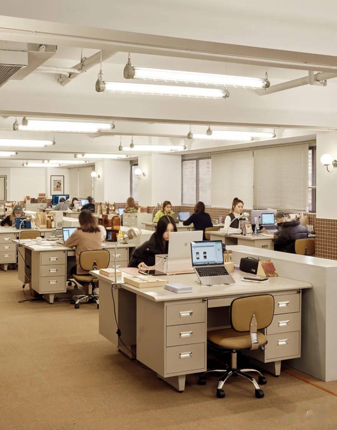 上海职场版艾米丽在巴黎时装博主程晓玥的老洋房办公室