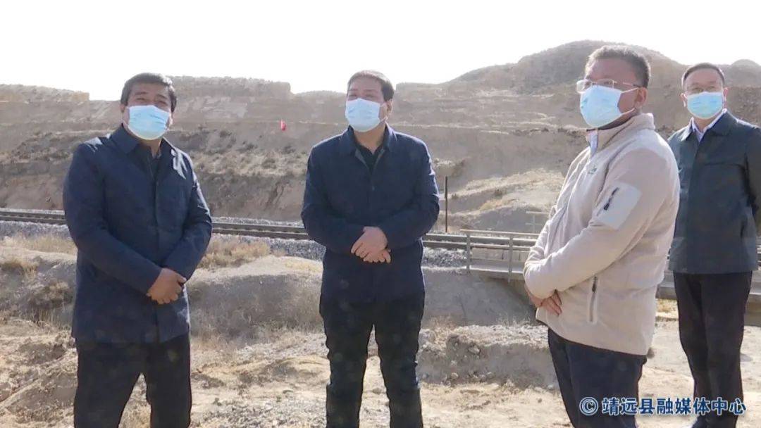 县委副书记,县长许伟民,县委副书记姜泰来陪同督