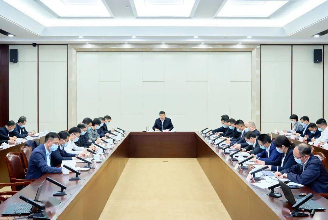 4月6日晚,全市招大引强工作月度汇报会召开,市委书记凌志峰主持并讲话