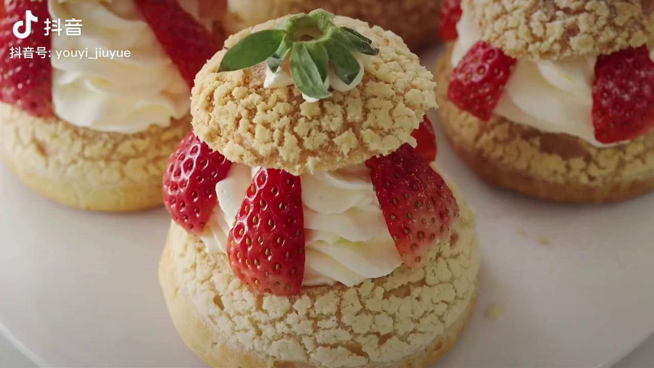 治愈系美食 抖音美食创作人 泡芙 草莓_泡芙_草莓_美食