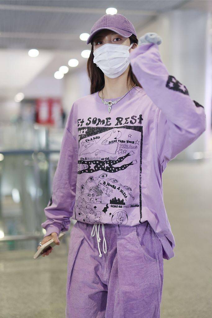芳菲四月 把紫藤花开的浪漫穿上身_紫色_衬衫_礼服